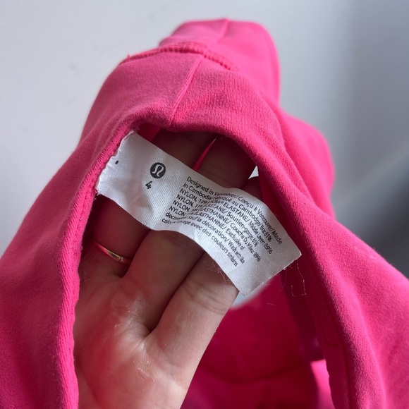 Lululemon V-Neck Bra Lipgloss Size 4🩷 - Picture 4 of 4